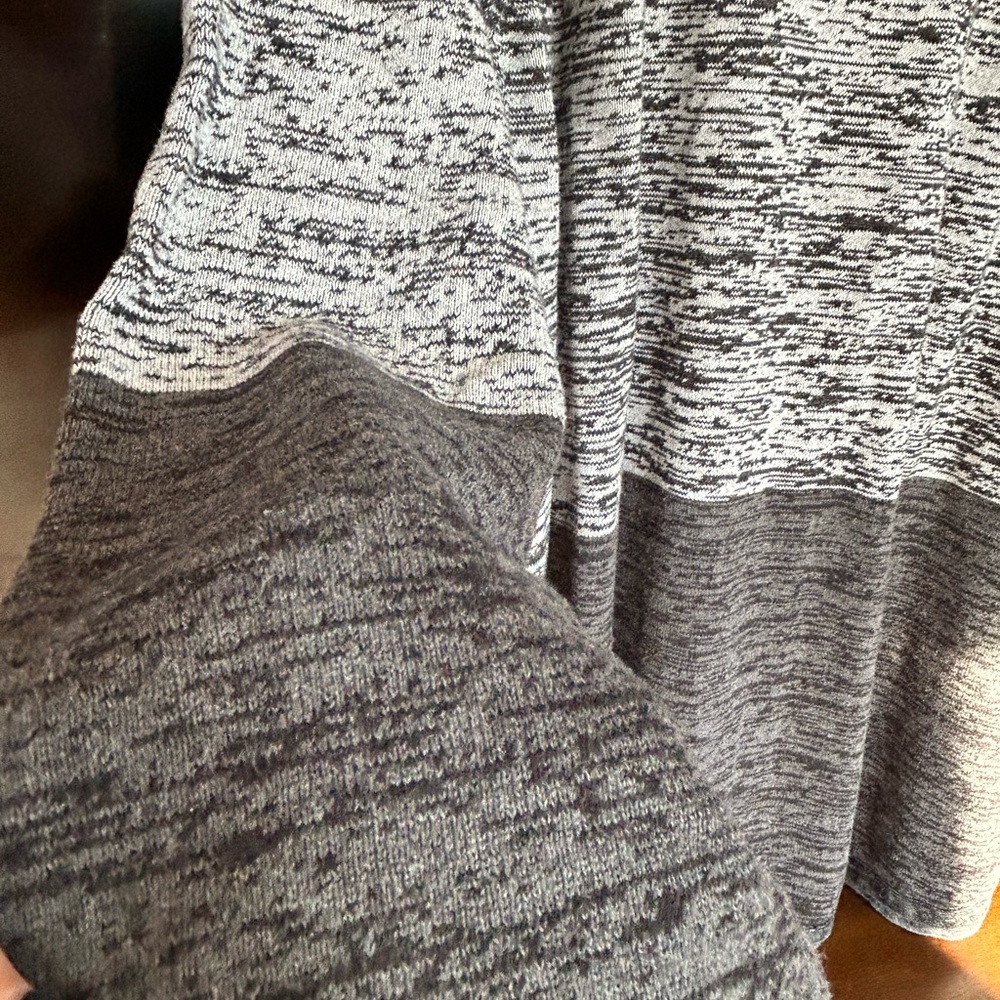 Karen Scott Heather Gray Knit and black Top. - Picture 4 of 6